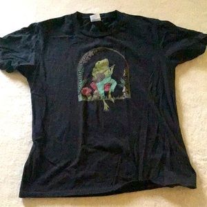 Frog playing banjo shirt